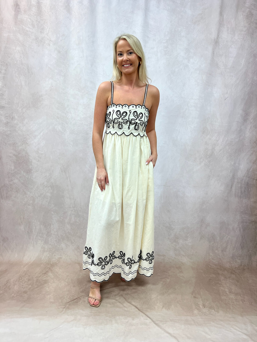 Scallop Detail Embroidered Maxi Dress – Stile by Per Lei